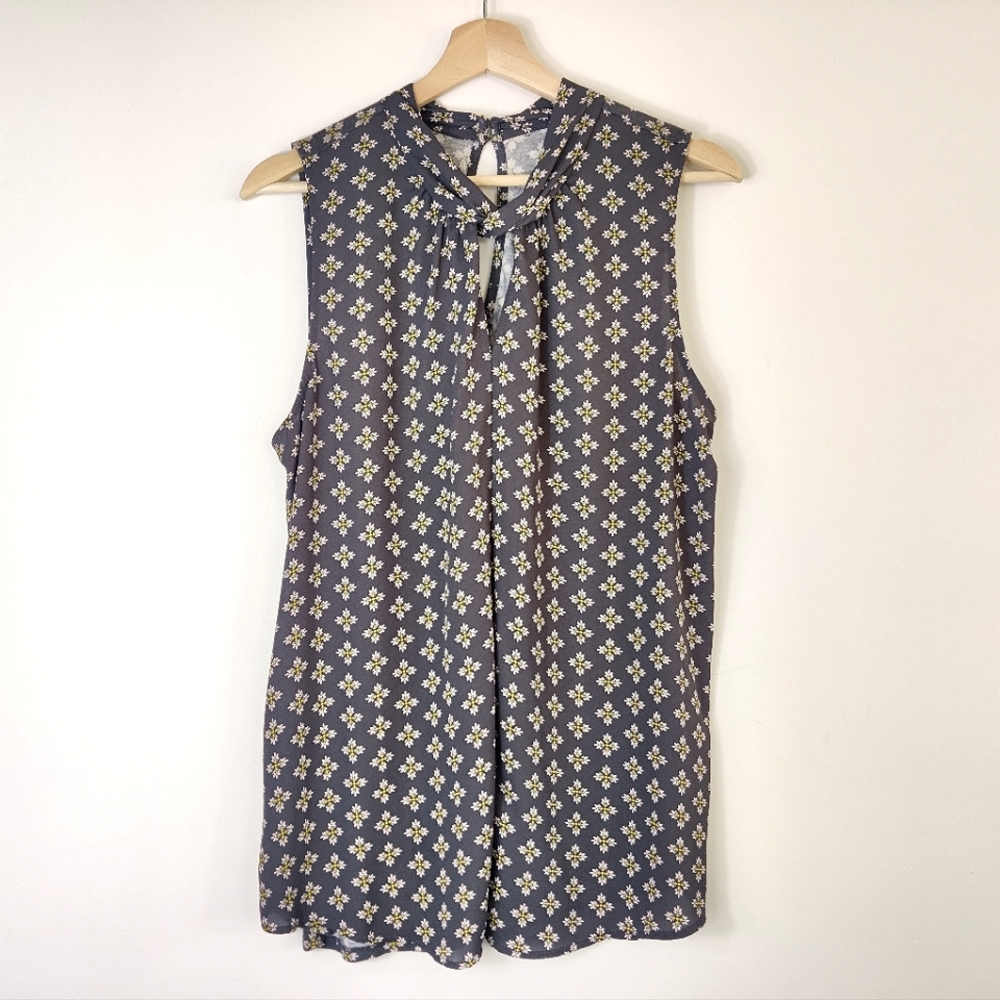 LOFT Blossom High Neck Twist collar Keyhole Sleeveless Blouse Size Large